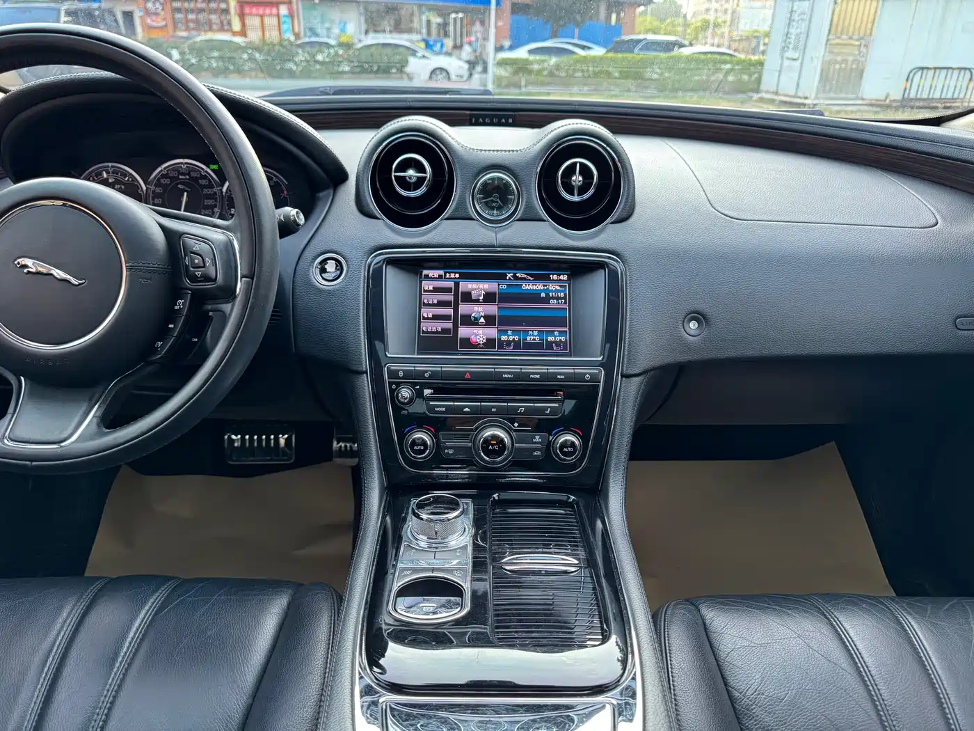 Jaguar XJ 2014 2013 XJL 3.0 SC Cambridge Limited Edition