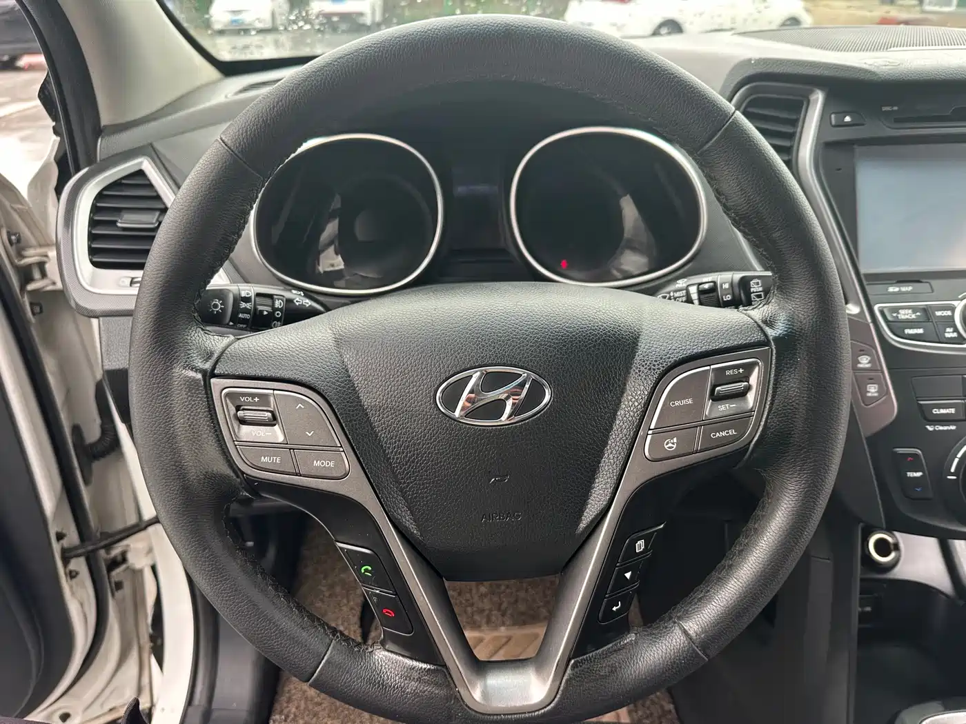 Hyundai Santa Fe 2015 2.0T Automatic 2WD Smart 5-Seater фото 12