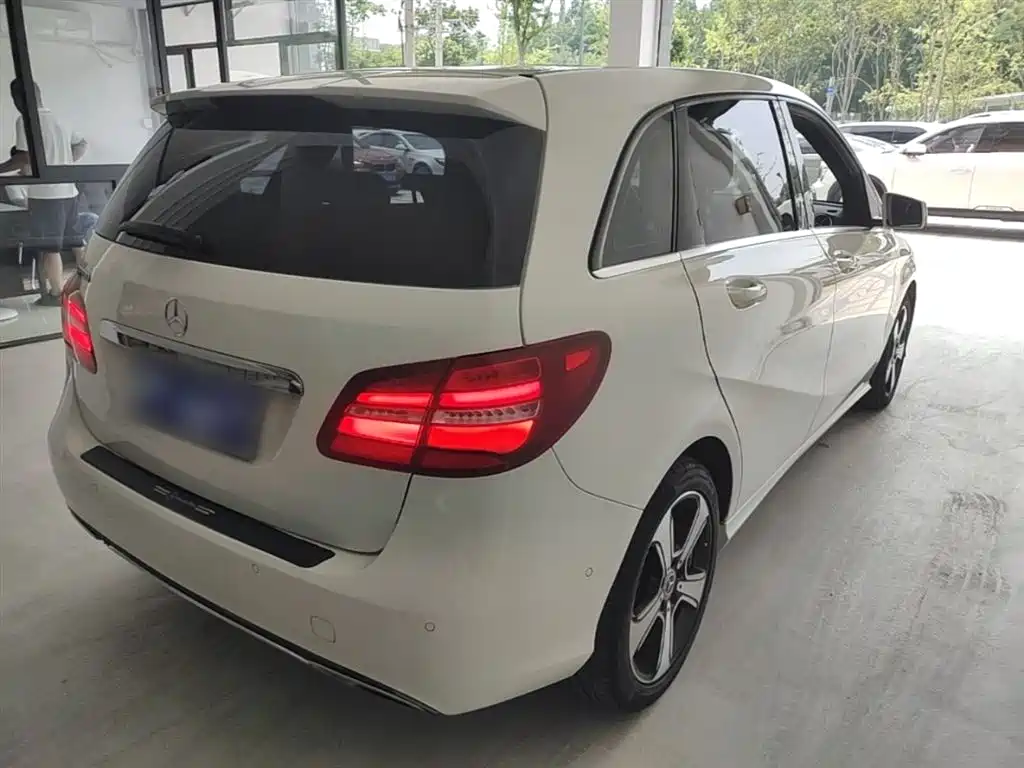 Mercedes-Benz B-Class 2017 B 200 Style фото 7