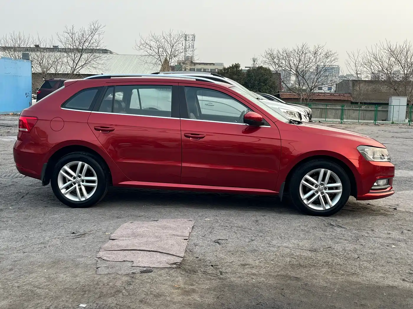 Volkswagen Lavida Tour 2015 1.6L Automatic Comfort Edition фото 4