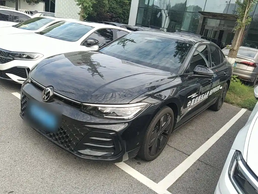 Volkswagen Passat 2025 Model Pro 380TSI Starlight Dragon Premium Edition