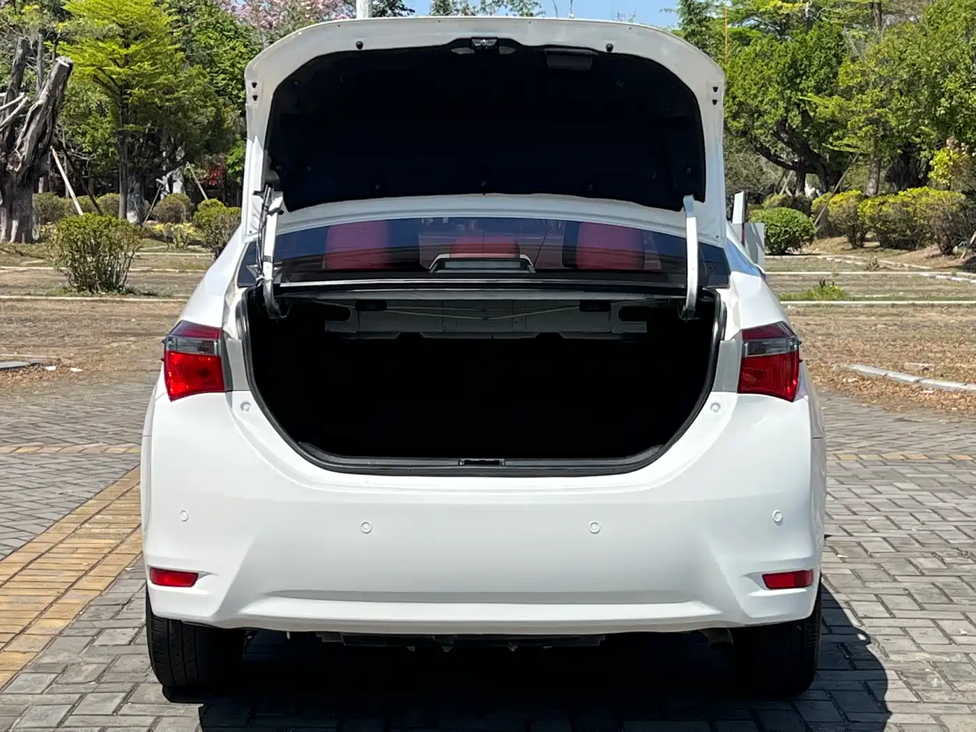 Toyota Corolla 2017 Facelift 1.2T S-CVT GL фото 18
