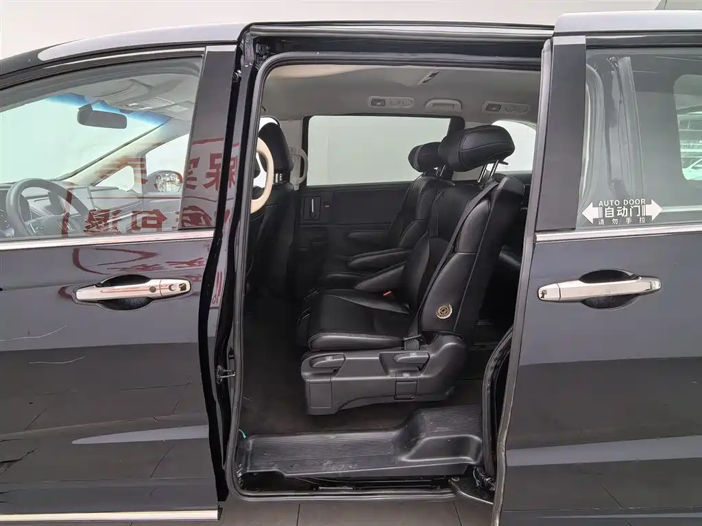 Honda Odyssey 2022 2.0L e:HEV Sharp·Enjoyment Edition фото 15