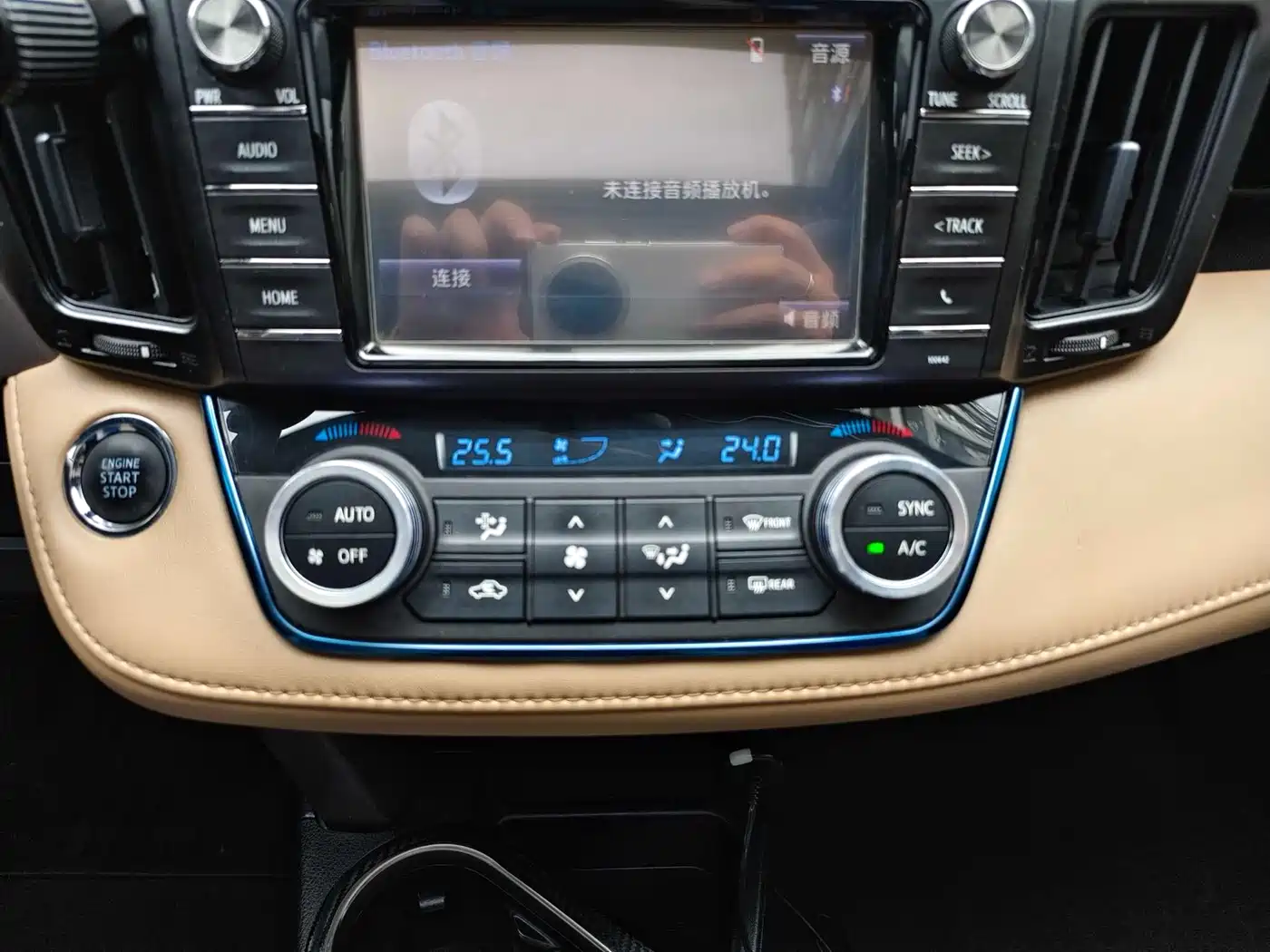 Toyota RAV4 Rongfang 2016 2.0L CVT 2WD Trend (China V) фото 18