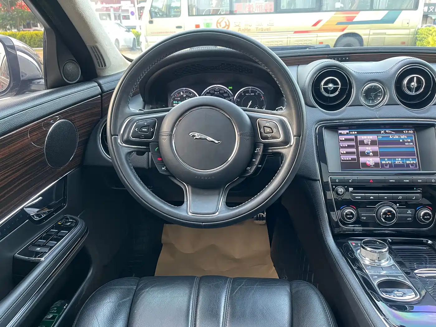 Jaguar XJ 2014 2013 XJL 3.0 SC Cambridge Limited Edition