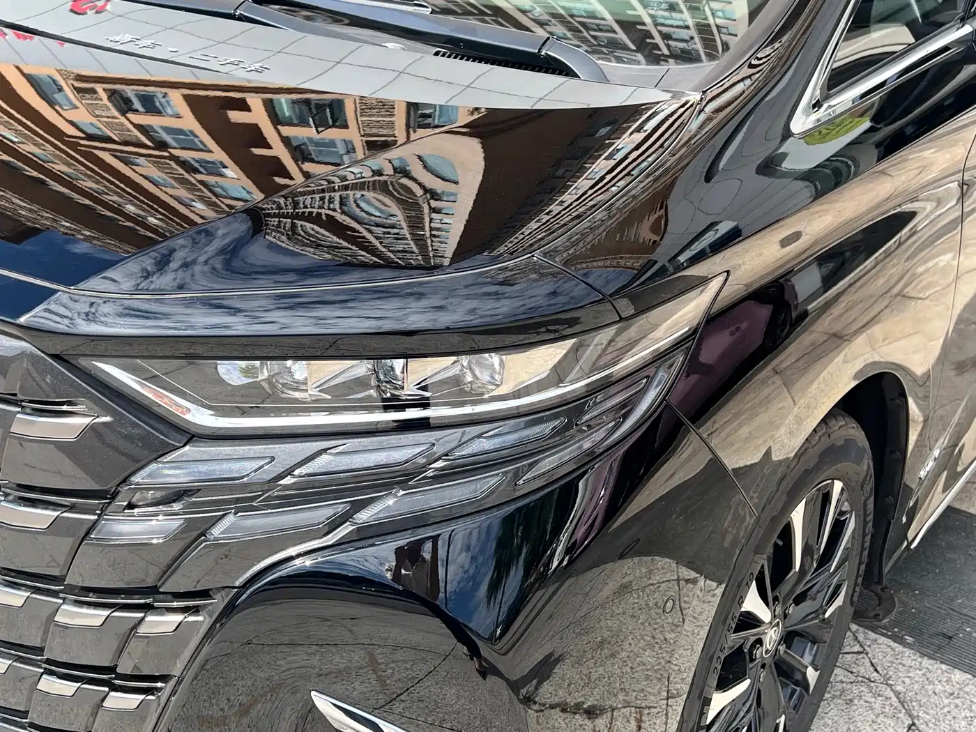 Toyota Alphard 2024 Hybrid 2.5L Ultimate Enjoyment Edition фото 26