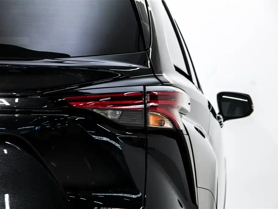 Toyota Sienna 2024 2.5L Hybrid 4WD Premium Edition фото 11