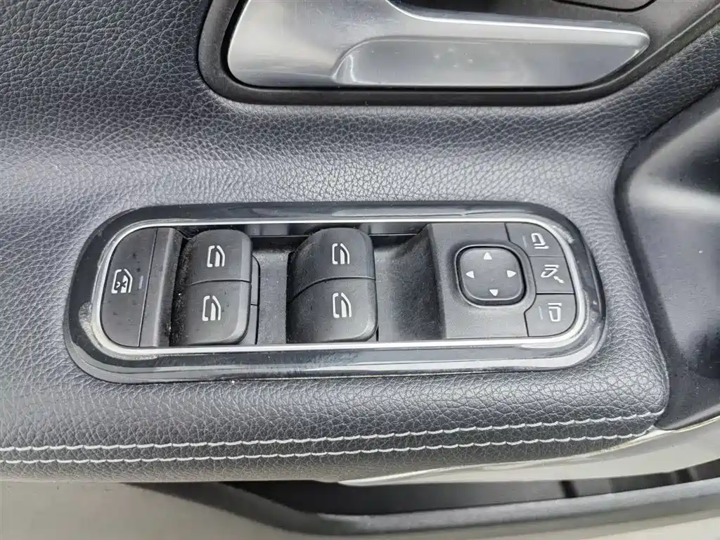Mercedes-Benz A-Class 2020 Facelift A 200 L Sport Sedan Fashion фото 9