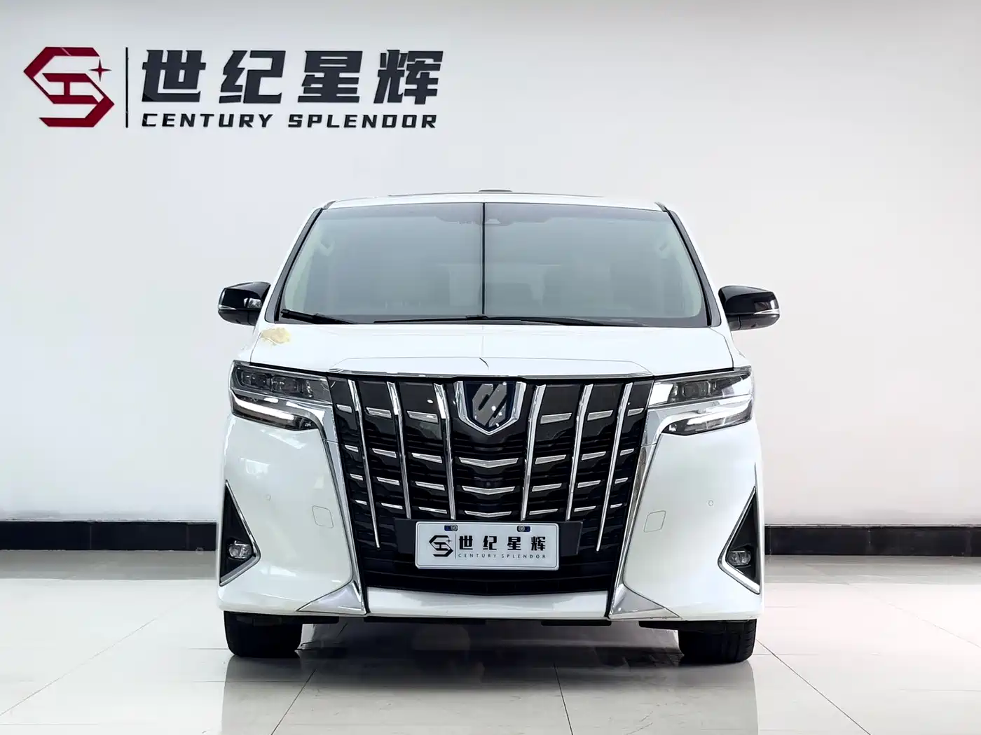 Toyota Alphard 2019 Hybrid 2.5L Luxury фото 3