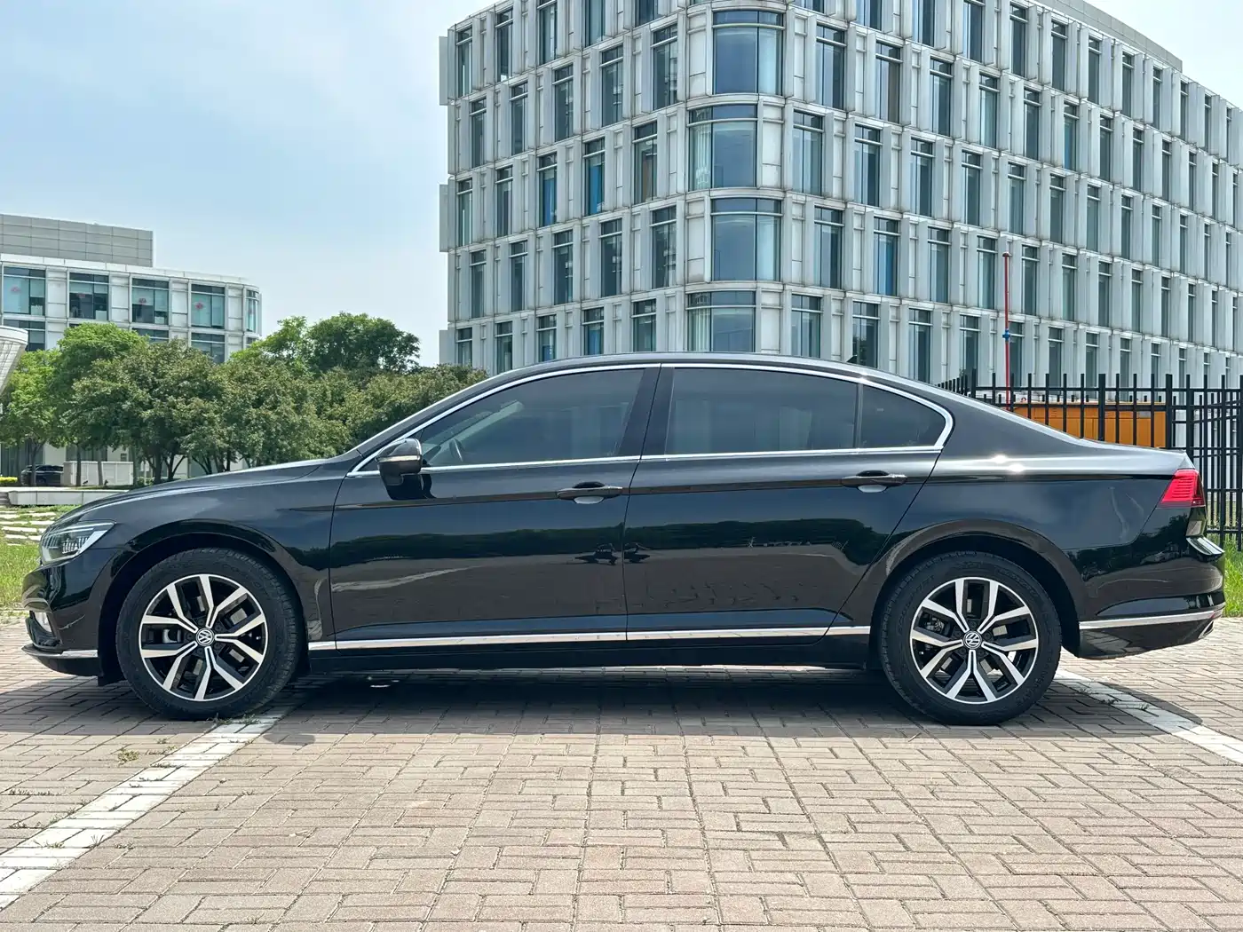 Volkswagen Magotan 2020 330TSI DSG Leading фото 4