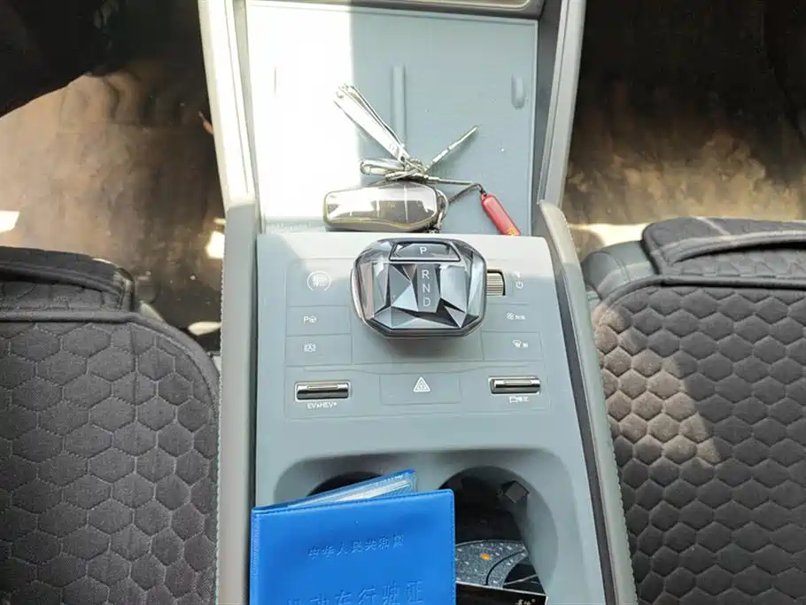 BYD Qin L 2025 DM-i Smart Drive Edition 80KM Leading фото 16