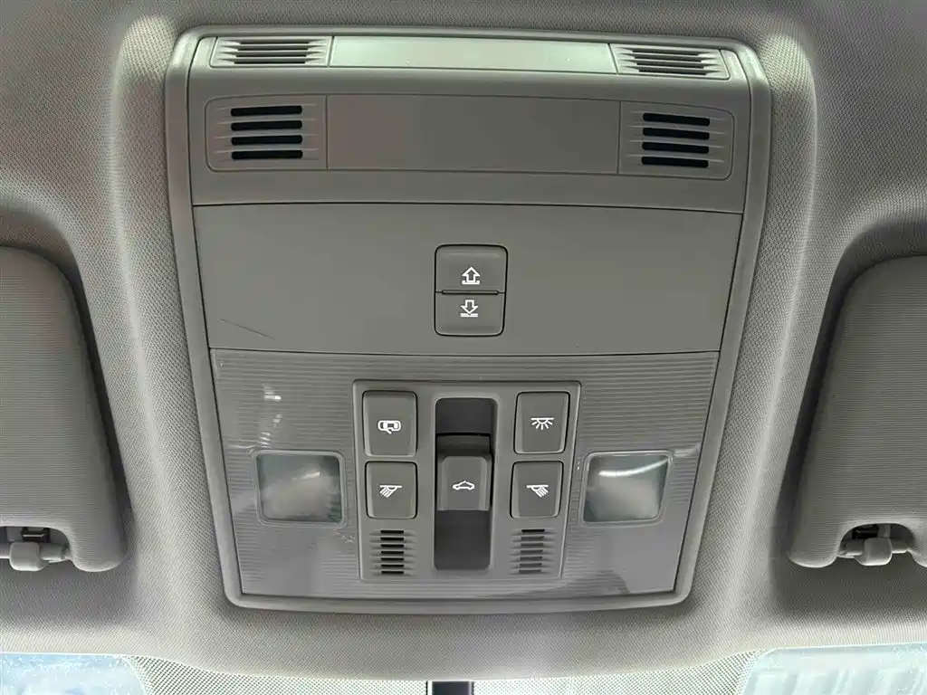 Škoda Karoq 2023 TSI280 Luxury Edition фото 8