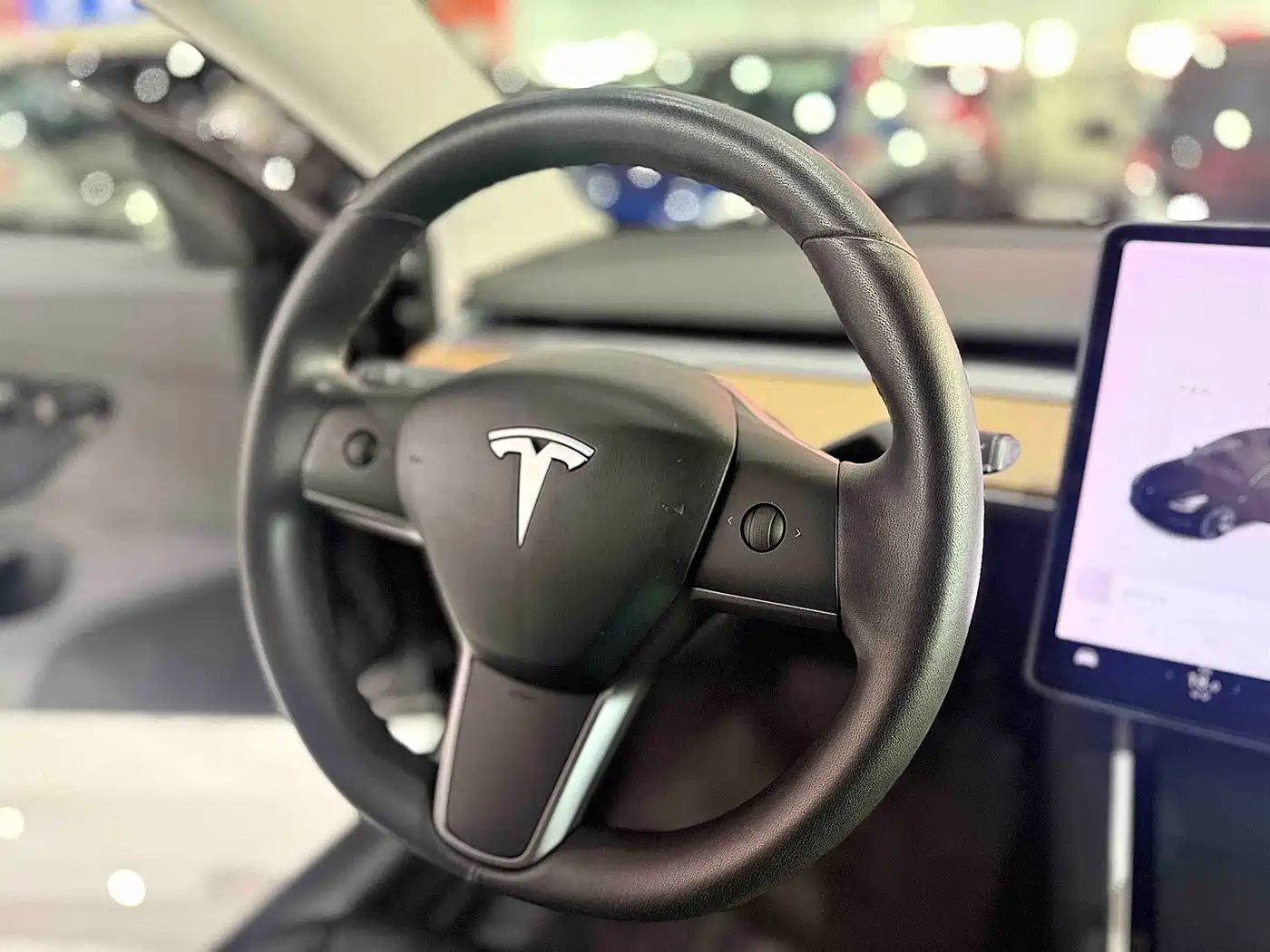 Фото 13 - Tesla Model 3