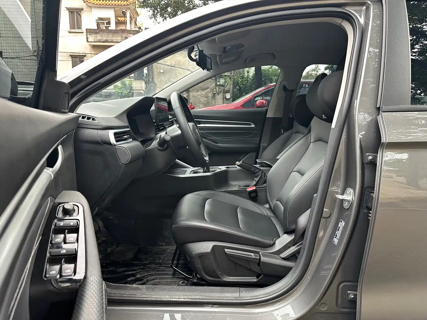 Фото 7 - Geely Emgrand