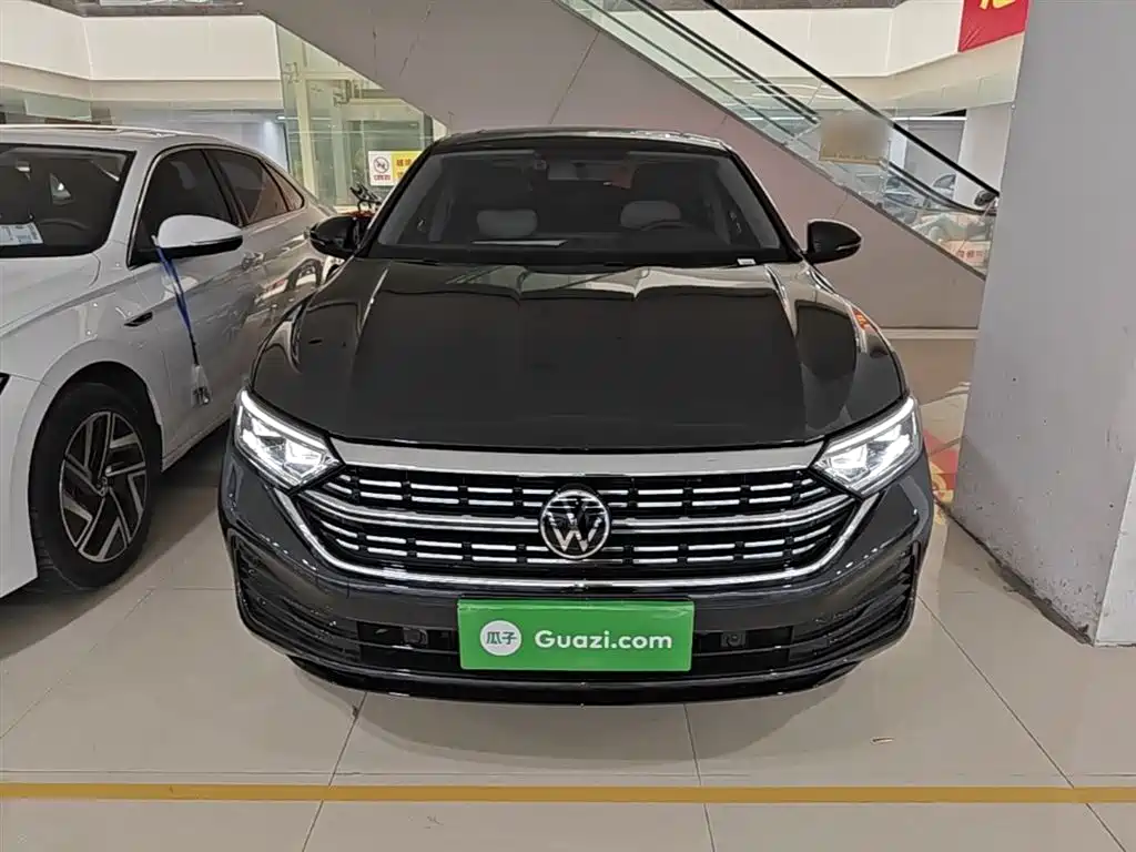 Volkswagen Sagitar 2025 Model Second Facelift 300TSI DSG Transcend Edition фото 3