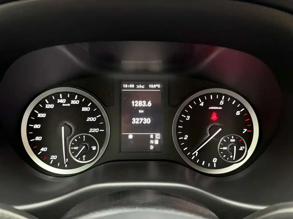 Mercedes-Benz Vito 2021 2.0T Business Edition 9-seater фото 22