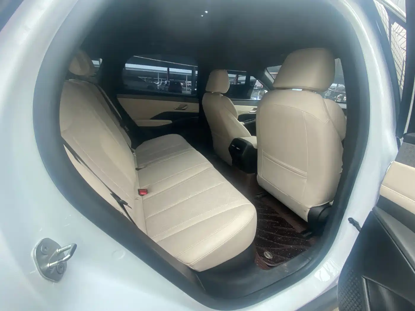 BYD Qin PLUS 2025 DM-i Smart Drive 55KM Leader фото 6