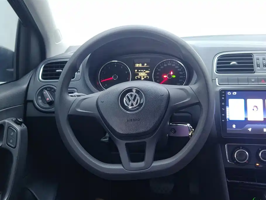 Volkswagen Polo 2014 1.4L Automatic Comfort Edition фото 15