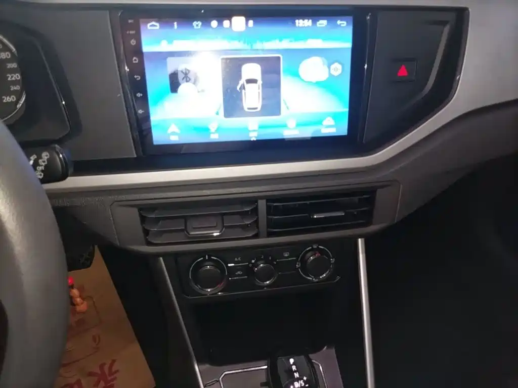 Volkswagen Polo 2019 Plus 1.5L Automatic Panorama Enjoyment Edition фото 13