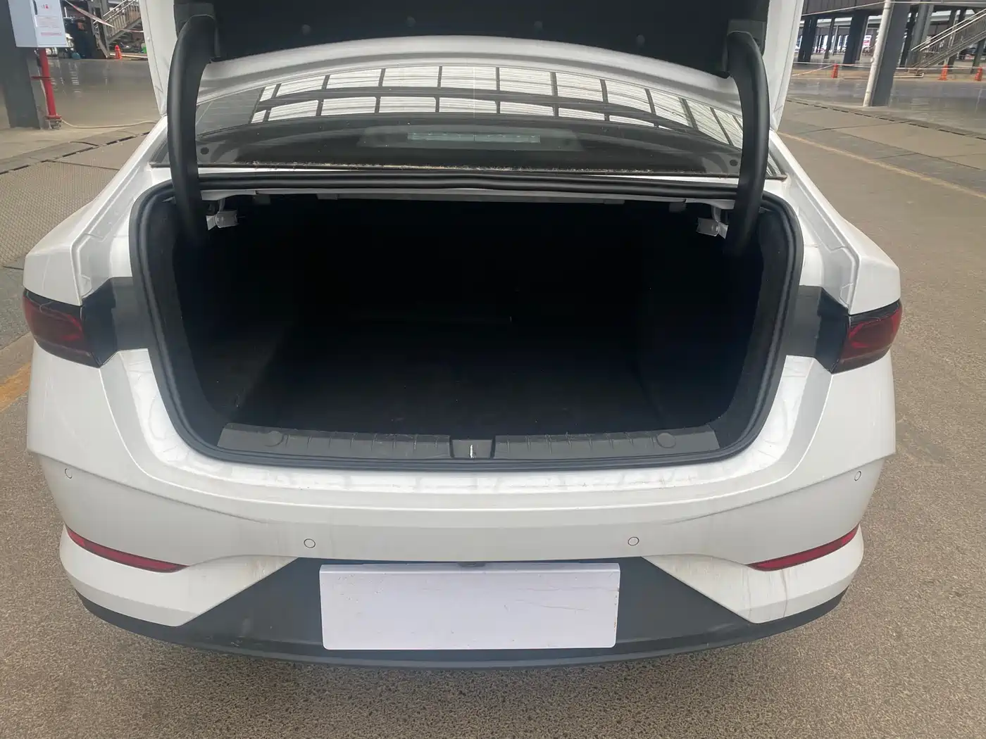 BYD Qin PLUS 2025 DM-i Smart Drive 55KM Leader фото 10