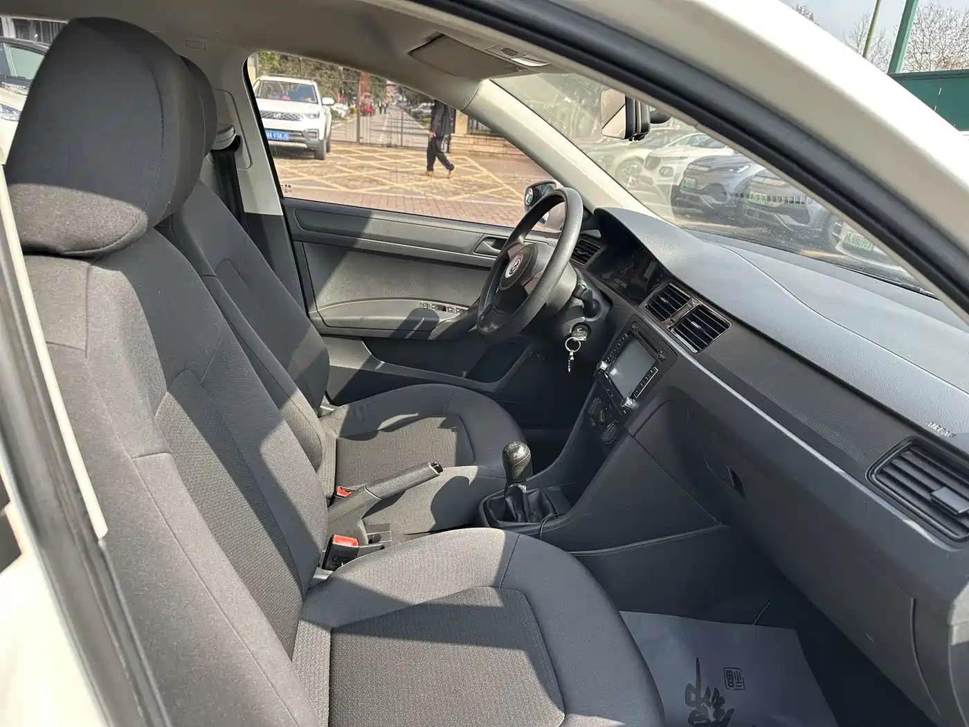 Volkswagen Santana 2015 1.6L Manual Trend Edition фото 12