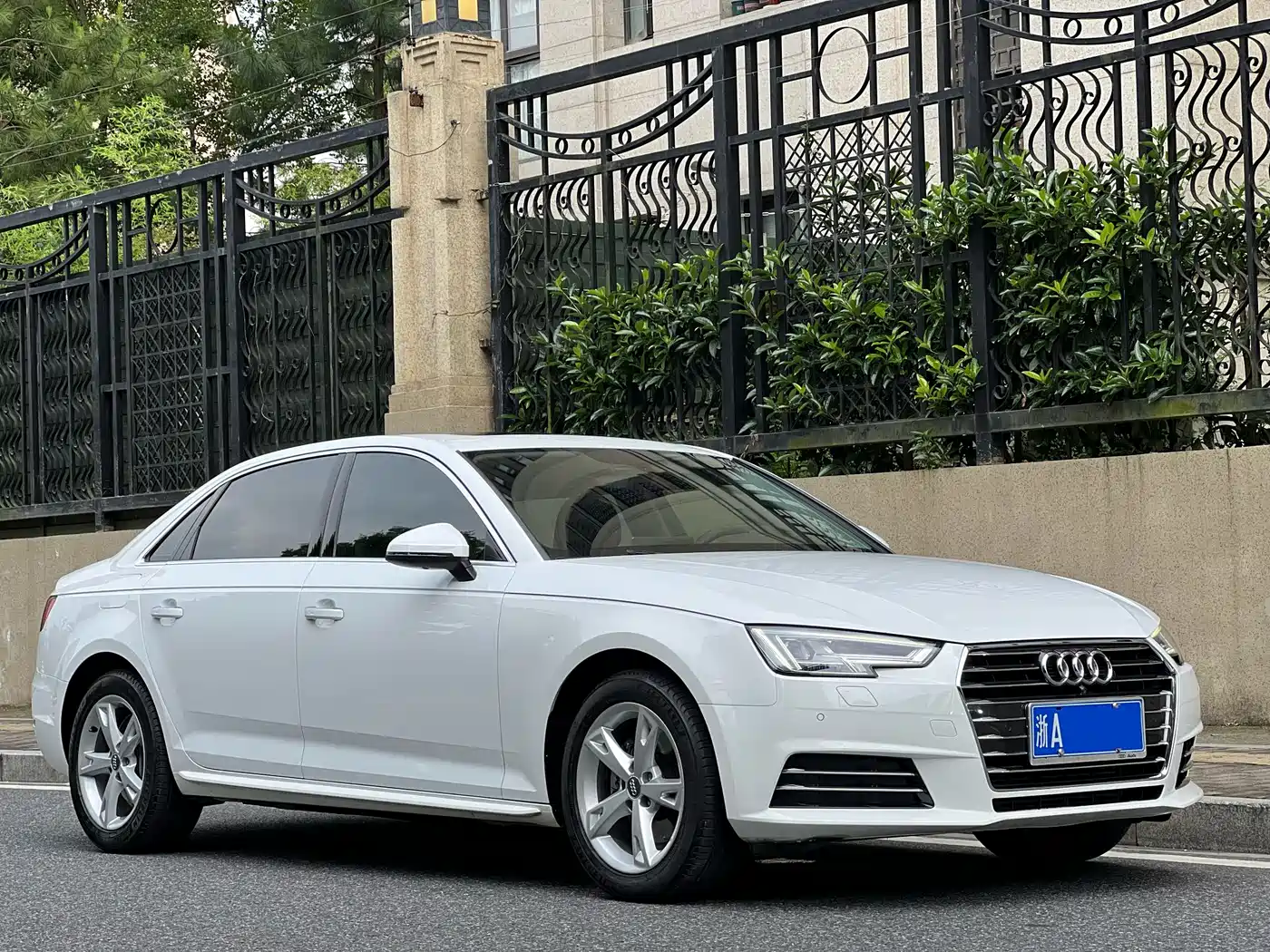Audi A4L 2017 Plus 40 TFSI Fashion фото 3