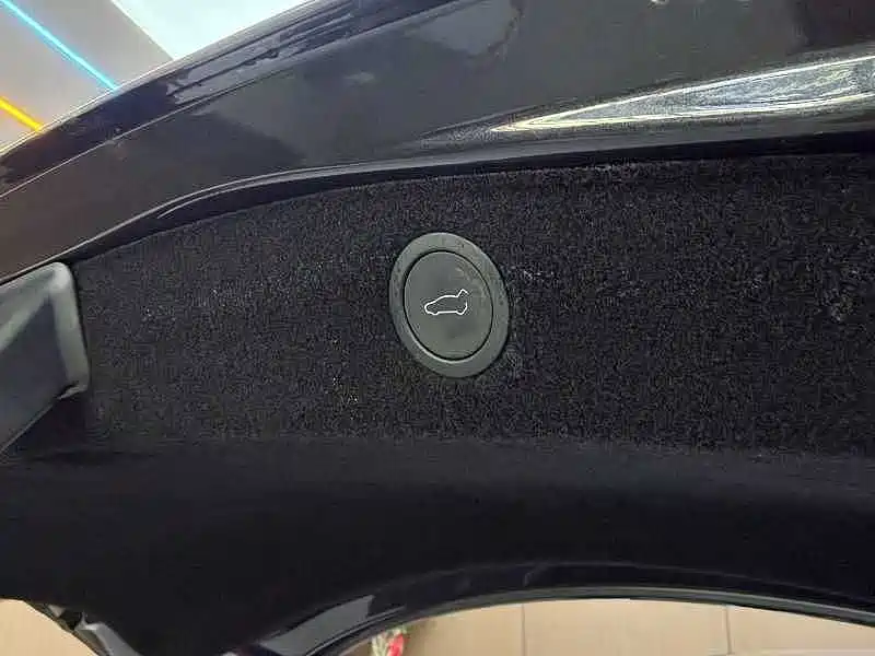 Фото 14 - Tesla Model 3