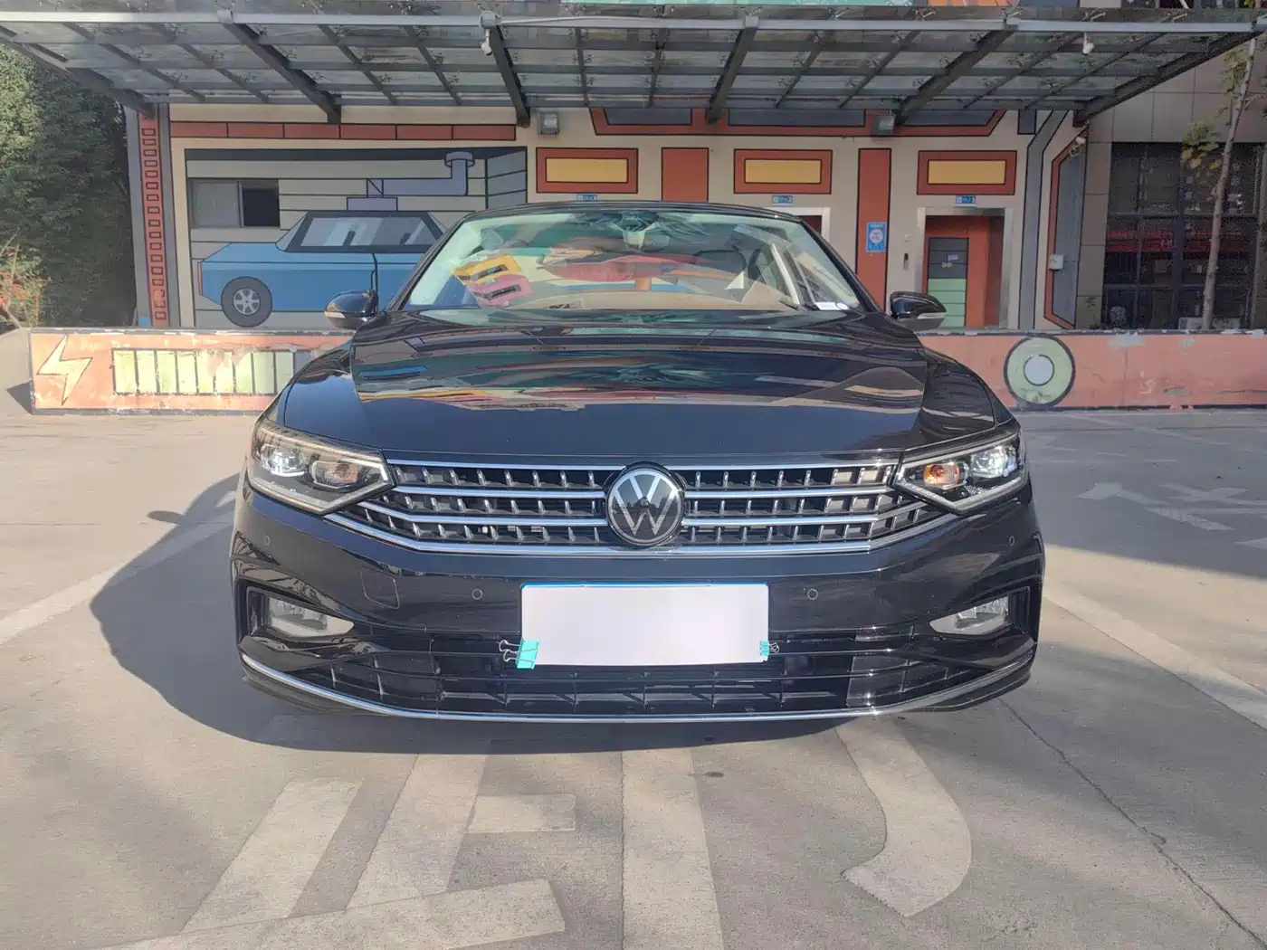 Volkswagen Magotan 2023 Model 2 Million Commemorative Edition 330TSI DSG Luxury фото 2