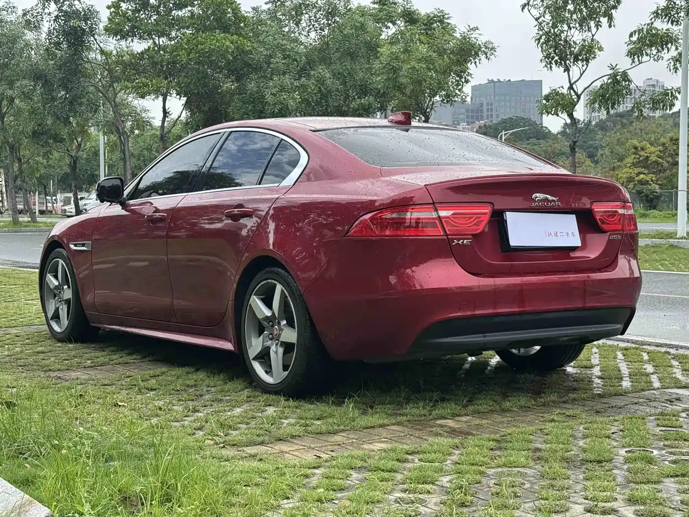 Jaguar XE 2015 2.0T 200PS R-Sport фото 19