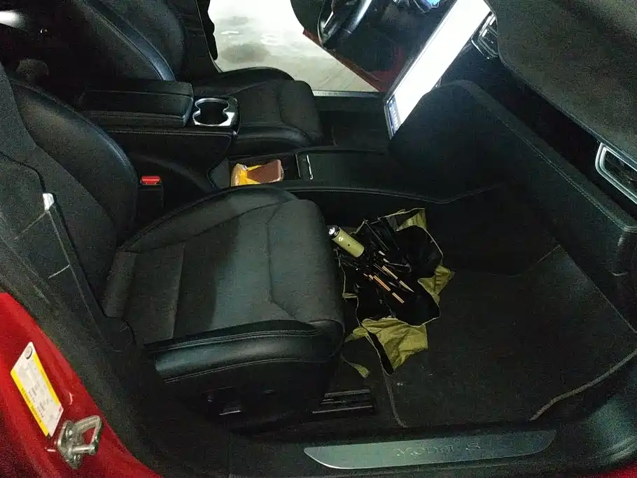 TESLA MODEL S