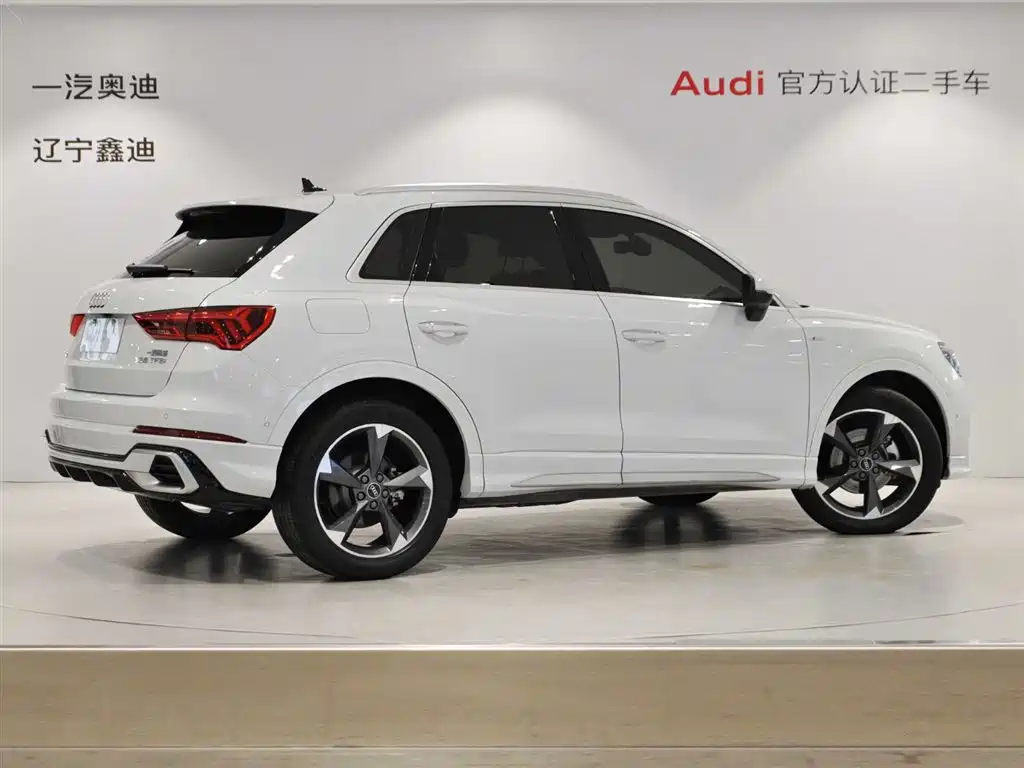 Audi Q3 2024 35 TFSI Fashion Sport фото 4