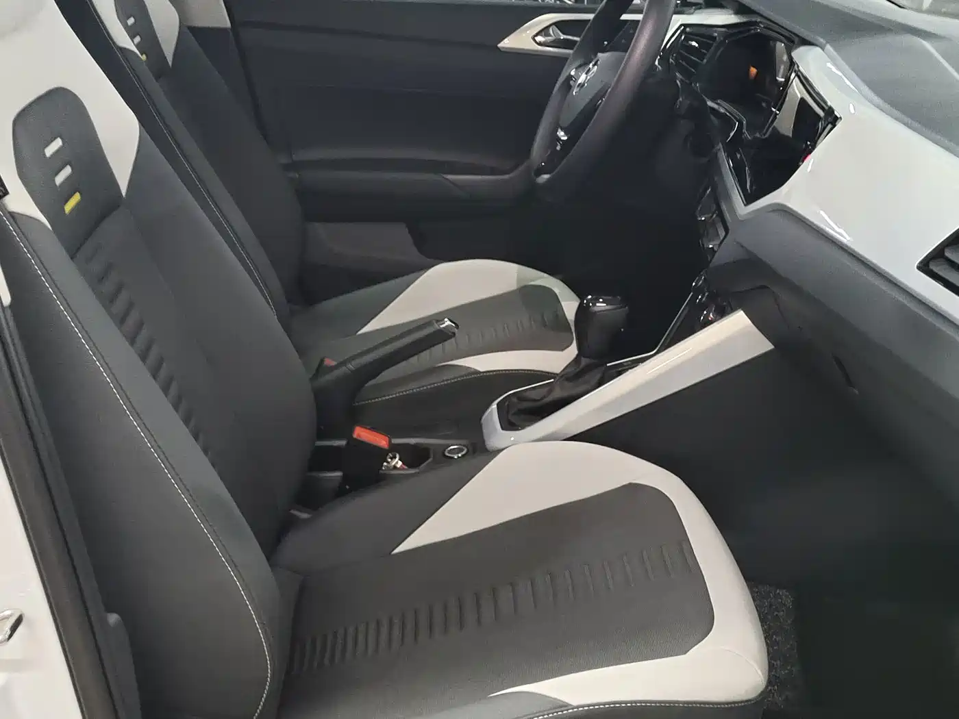 Volkswagen Polo 2024 2023 Facelift Plus 1.5L Auto Chroma Tech Edition