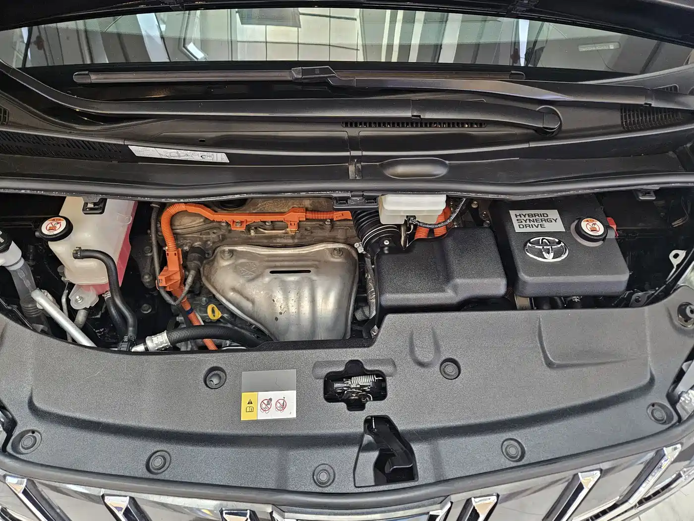 Toyota Alphard 2019 Hybrid 2.5L Premium Edition фото 26