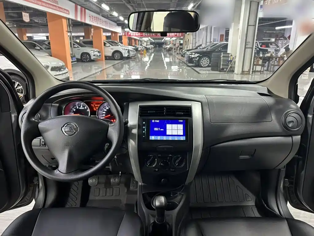 Nissan Livina 2017 2015 1.6XE Manual Comfort Edition