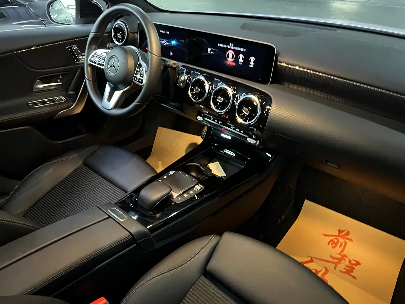 Mercedes-Benz A-Class (Import) 2019 A 200 Fashion Version фото 12