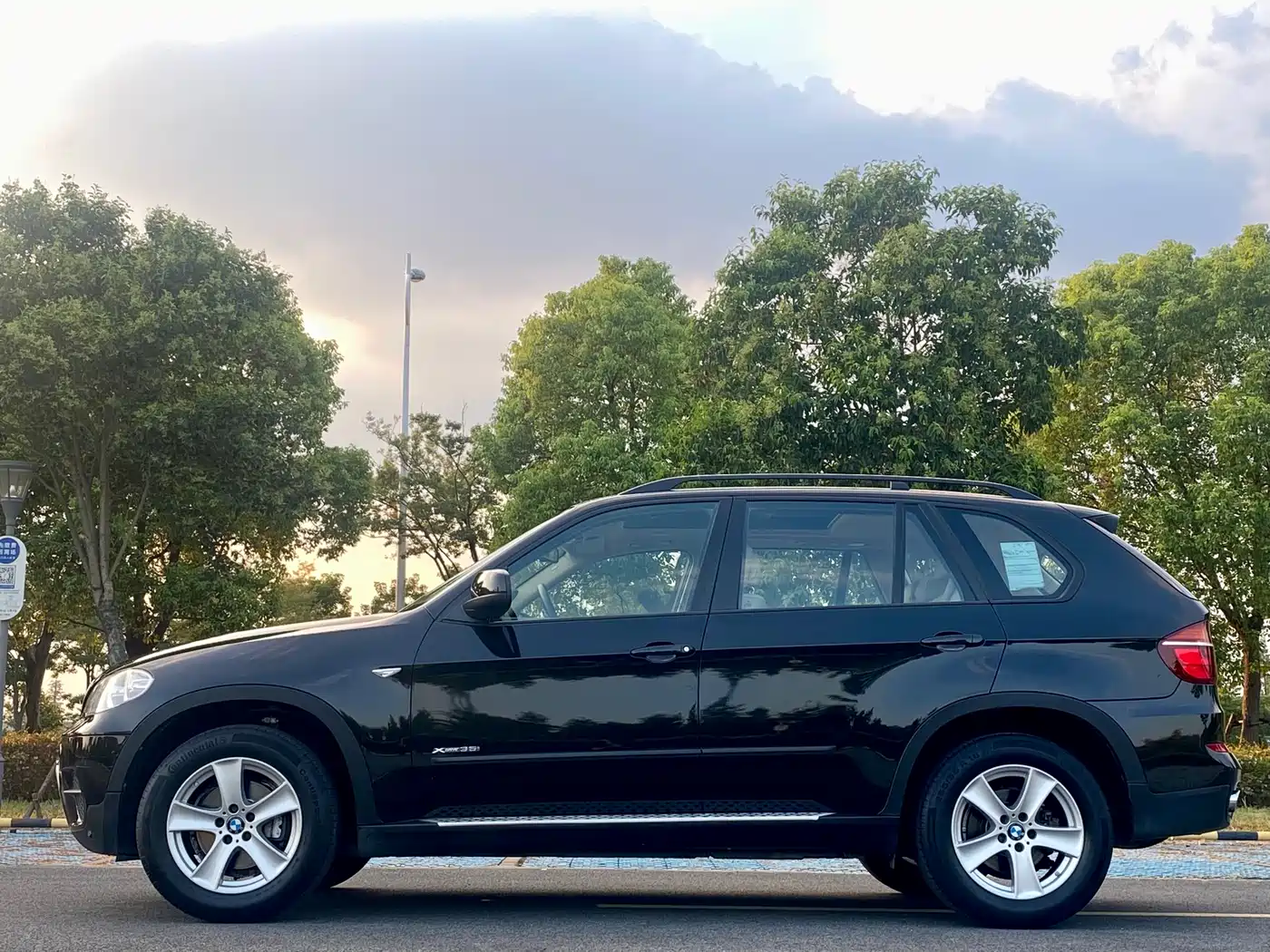 BMW X5 (Import) 2011 xDrive35i Luxury Edition фото 3
