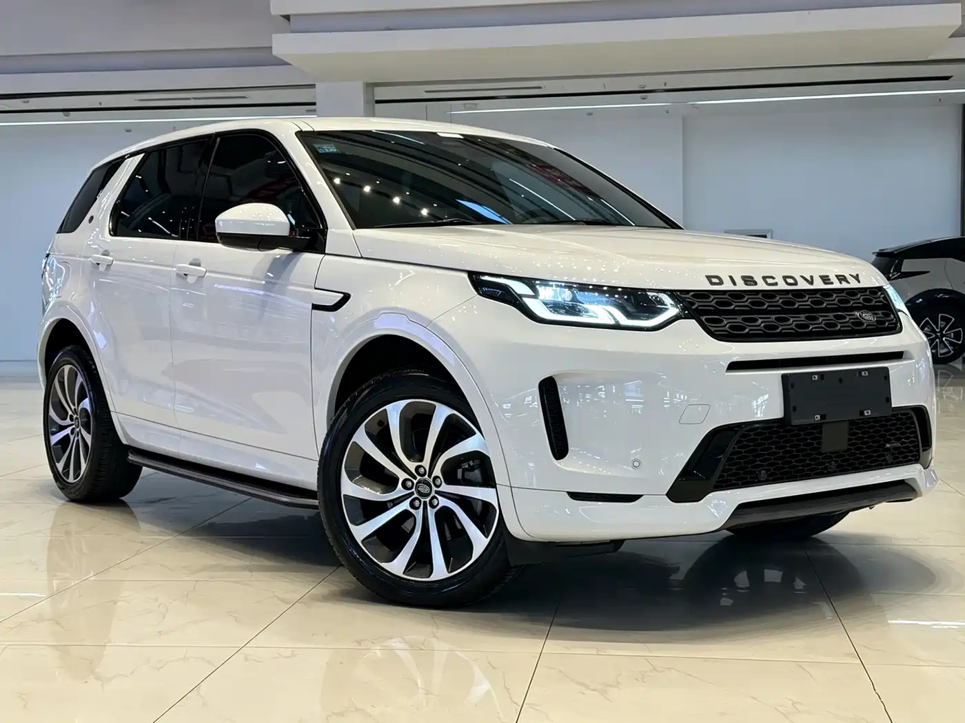 Land Rover Discovery Sport 2022 Model Facelift 249PS R-Dynamic S Performance Edition 5-seater фото 3