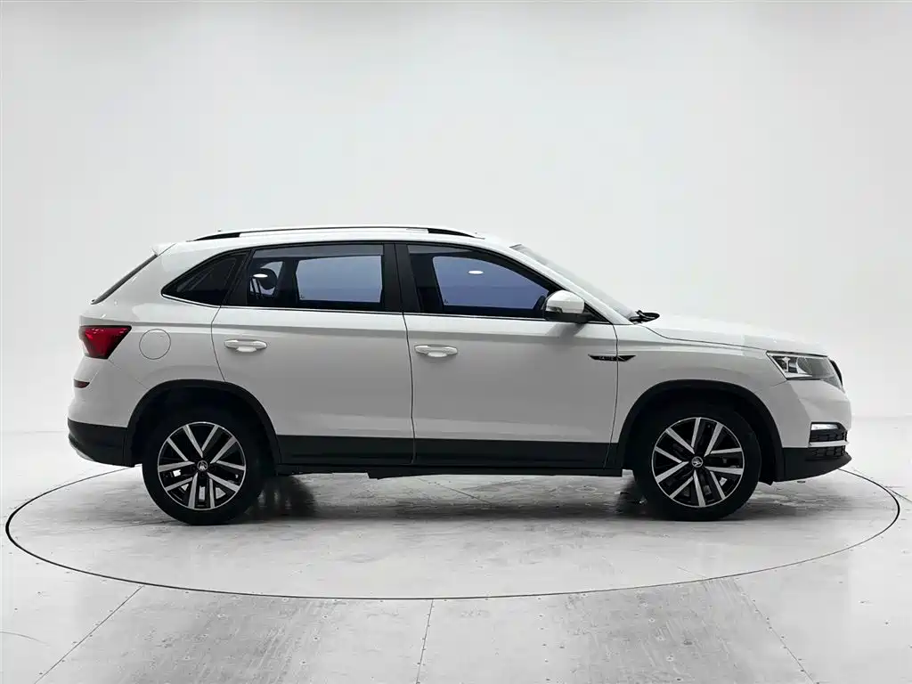 Škoda Kamiq 2022 1.5L Automatic Comfort Edition фото 9