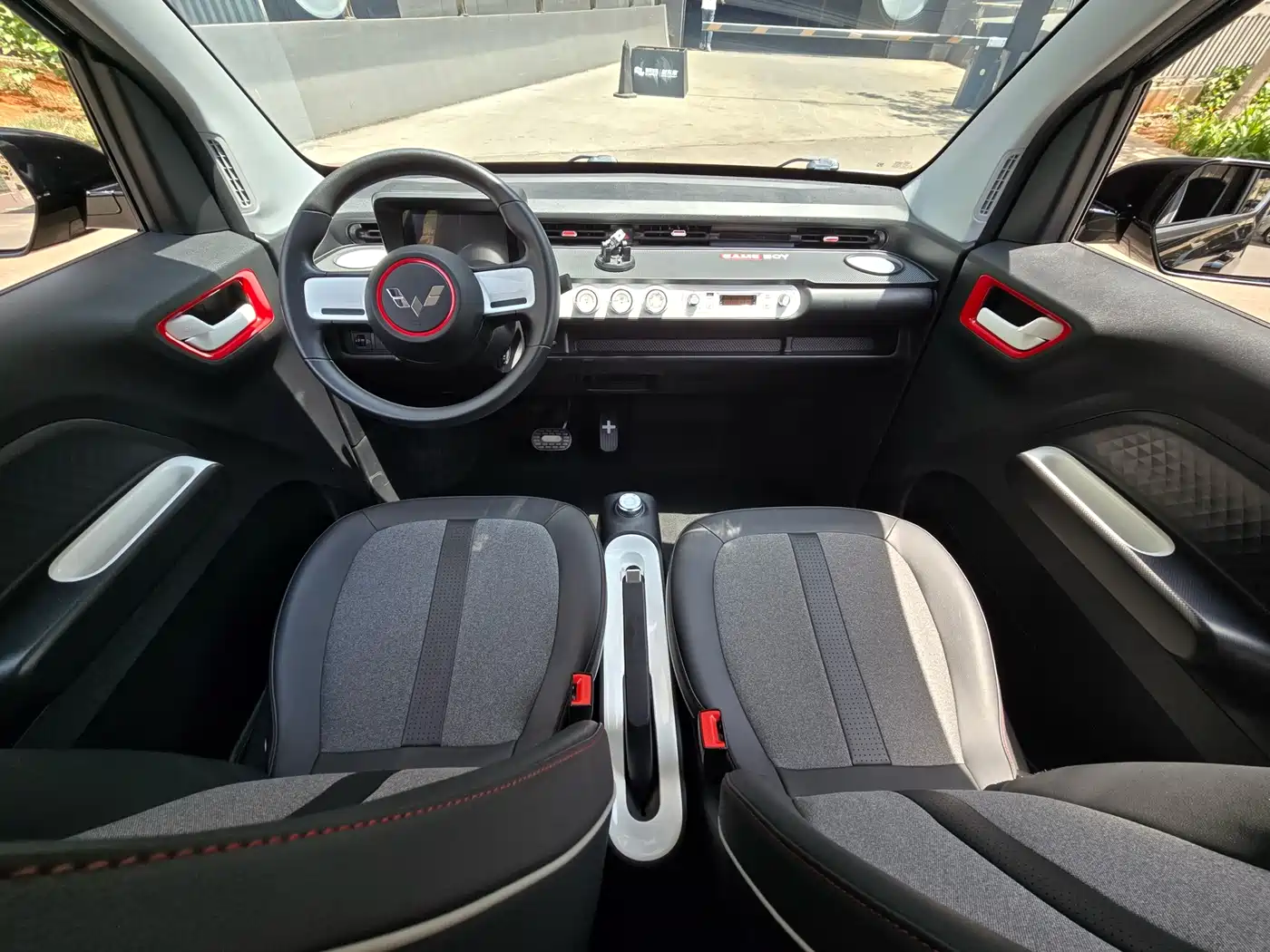 WULING AUTOMOBILE HONGGUANG MINIEV