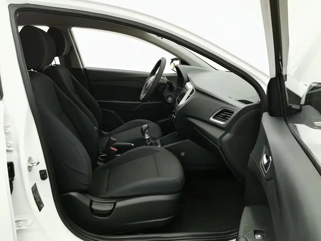 صورة 23 - Hyundai Verna