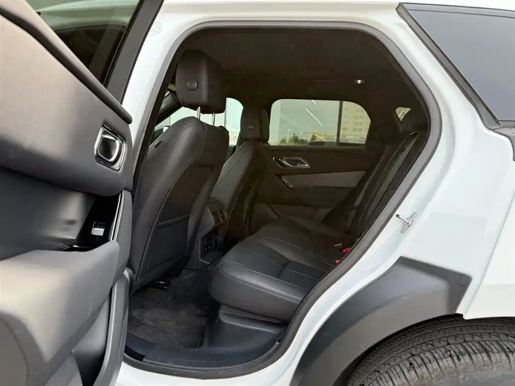 Land Rover Range Rover Velar 2025 Dynamic SE фото 10