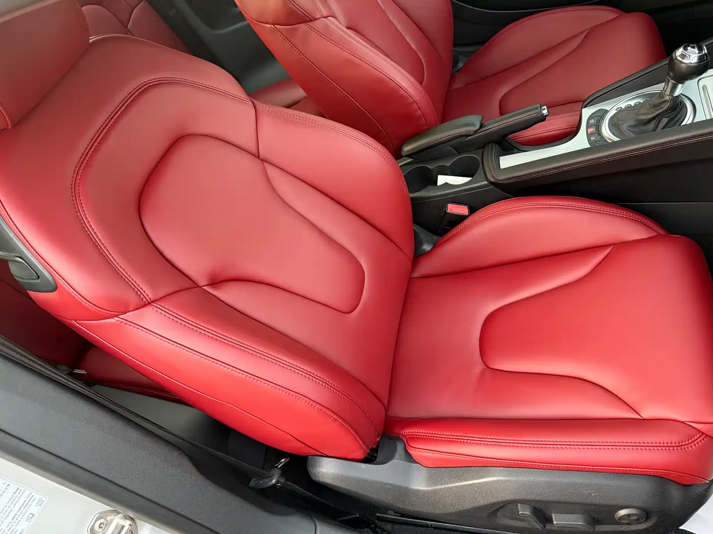 Audi TT 2010 TT 2.0TFSI Collector's Edition фото 12