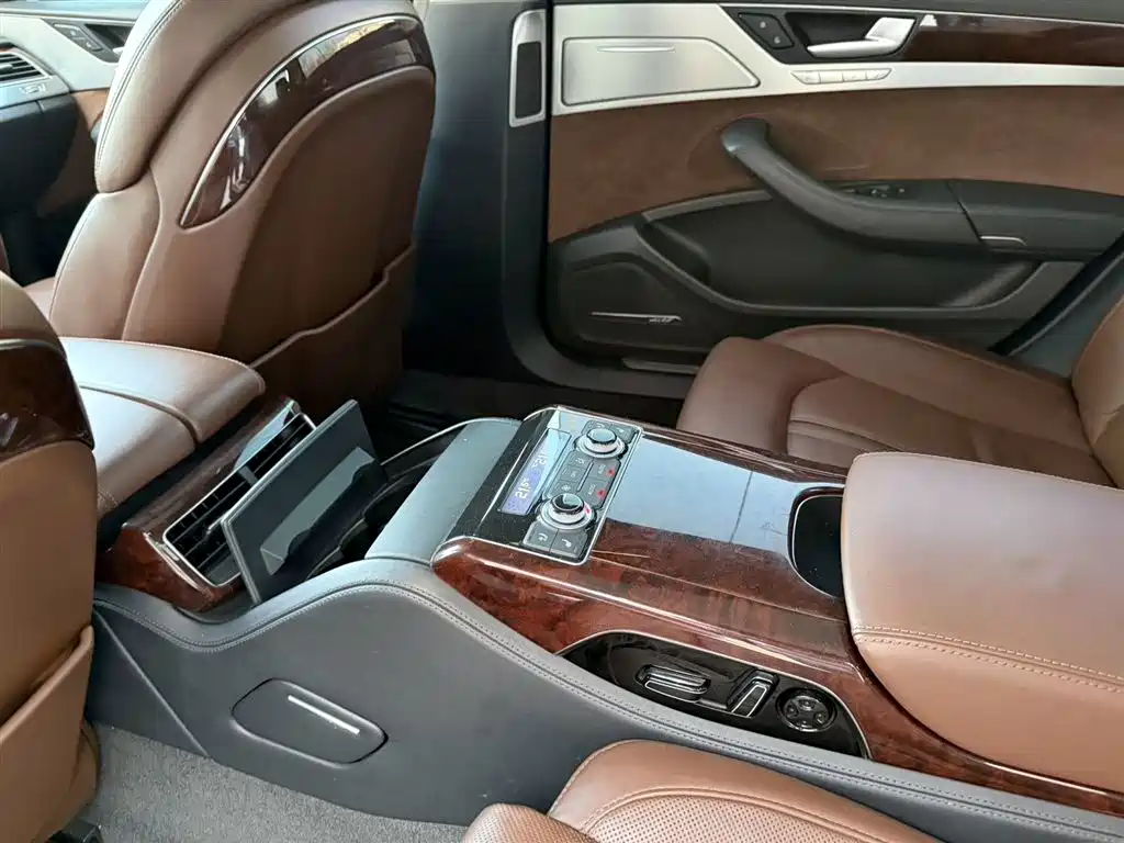 Audi A8 2012 A8L 45 TFSI quattro Luxury фото 8