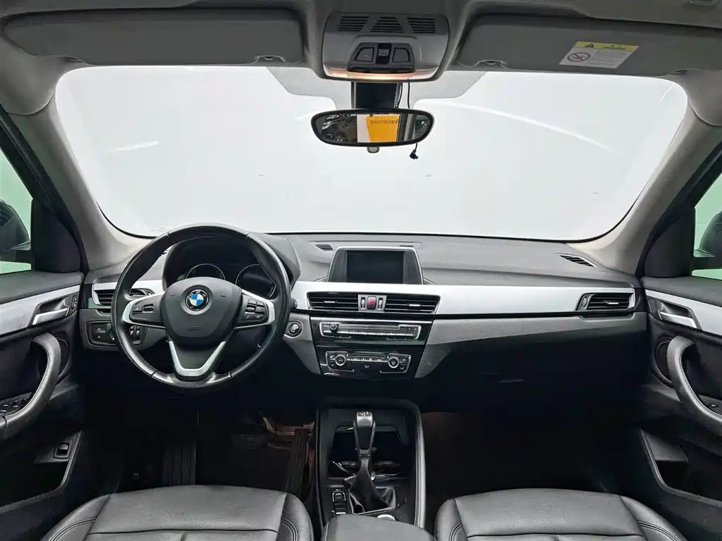BMW X1 2019 sDrive18Li Fashion Model фото 20
