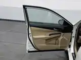 Photo 8 - Toyota Camry