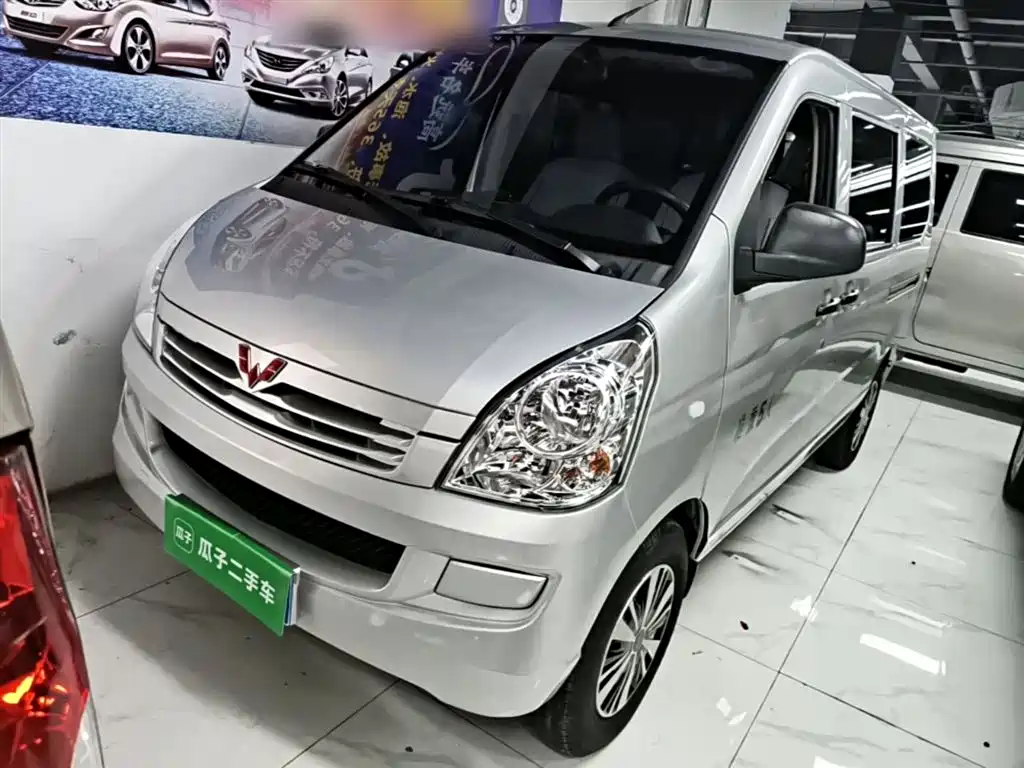 Wuling Motors Wuling Rongguang S 2023 1.5L Base 5/7 Seater