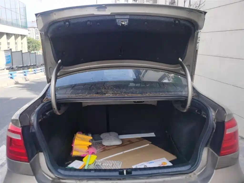 Volkswagen Bora 2014 1.6L Automatic Comfort Edition фото 10
