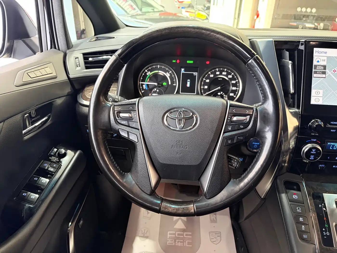 Toyota Alphard 2021 Hybrid 2.5L Premium фото 15