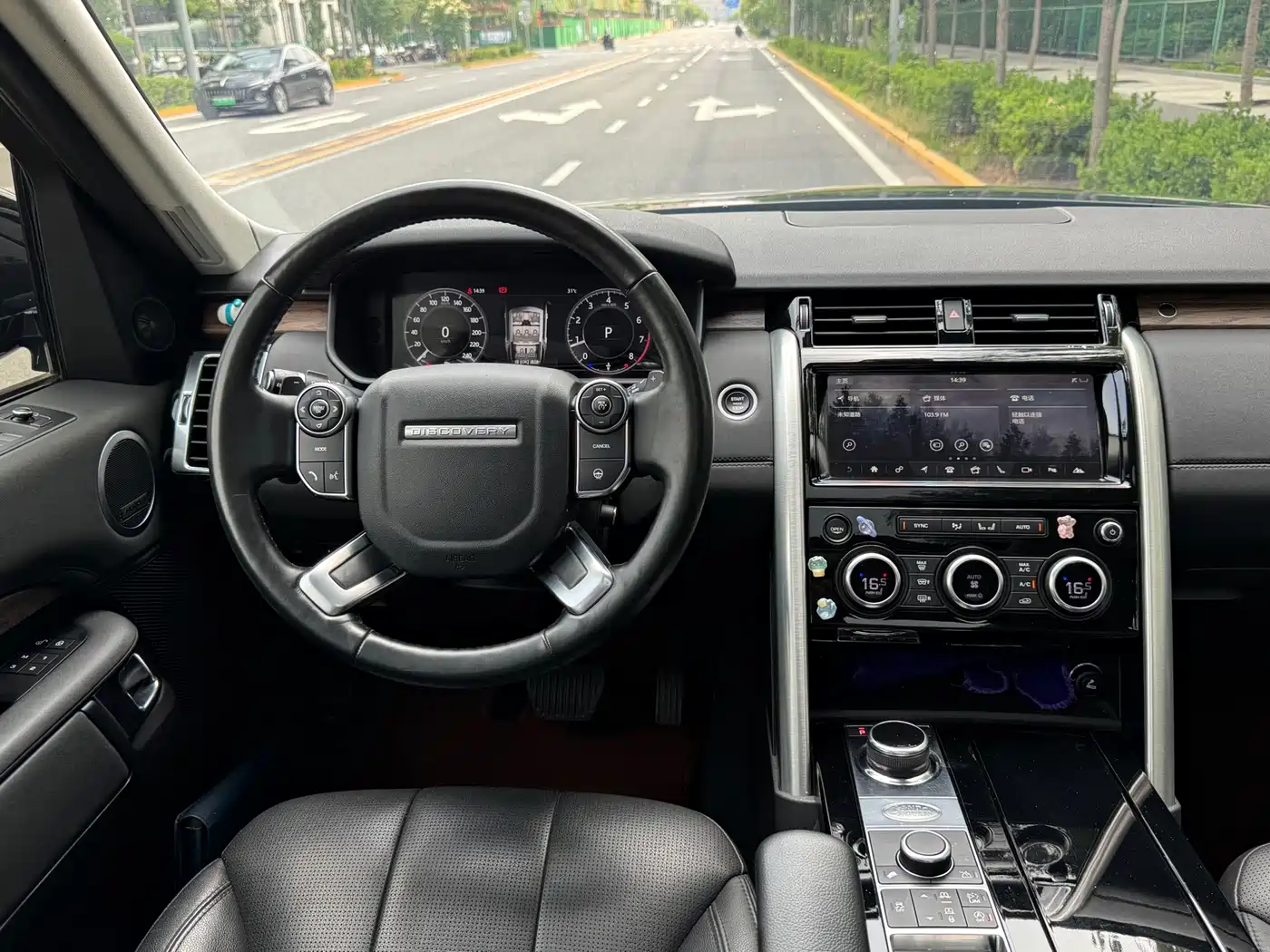 Land Rover Discovery 2018 3.0 SC V6 HSE фото 7