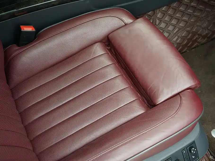 Volkswagen Phaeton 2011 4.2L V8 4-seat Extended Individual Edition фото 30